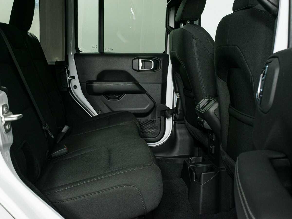 Купить Jeep Wrangler с пробегом. Фото: #10