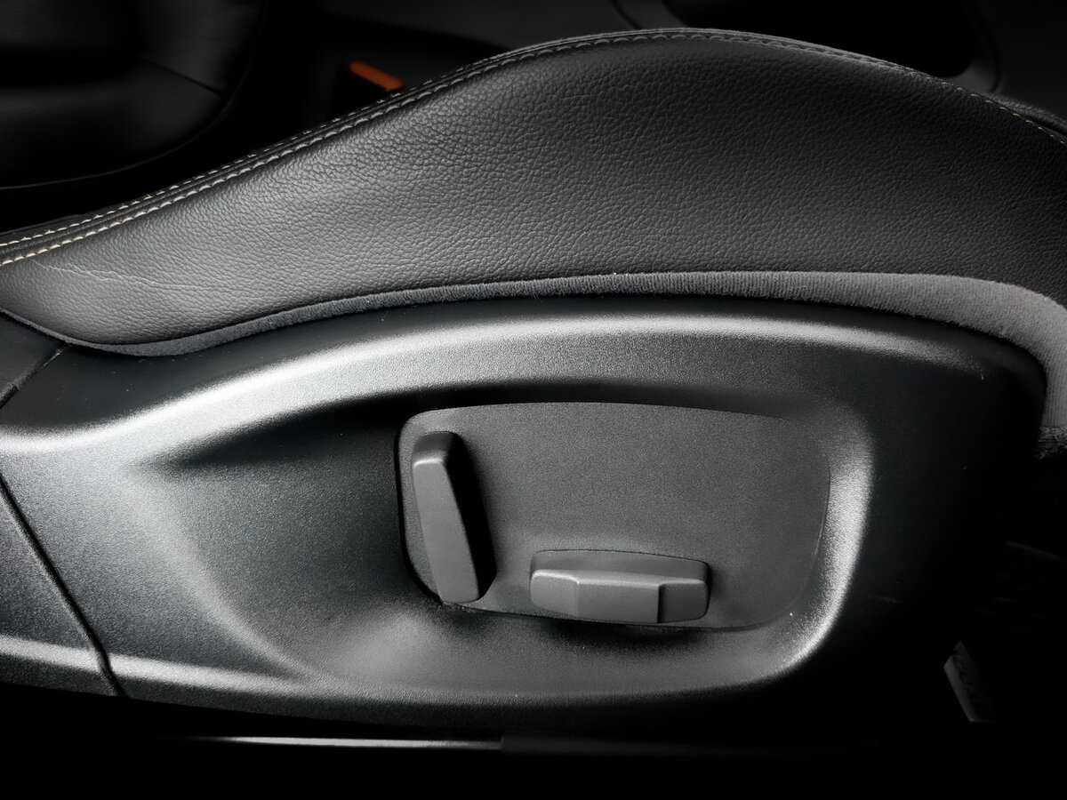 Купить Jaguar F-Pace с пробегом. Фото: #22