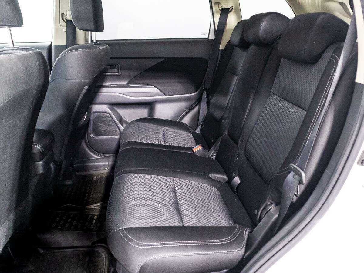 Купить Mitsubishi Outlander с пробегом. Фото: #9