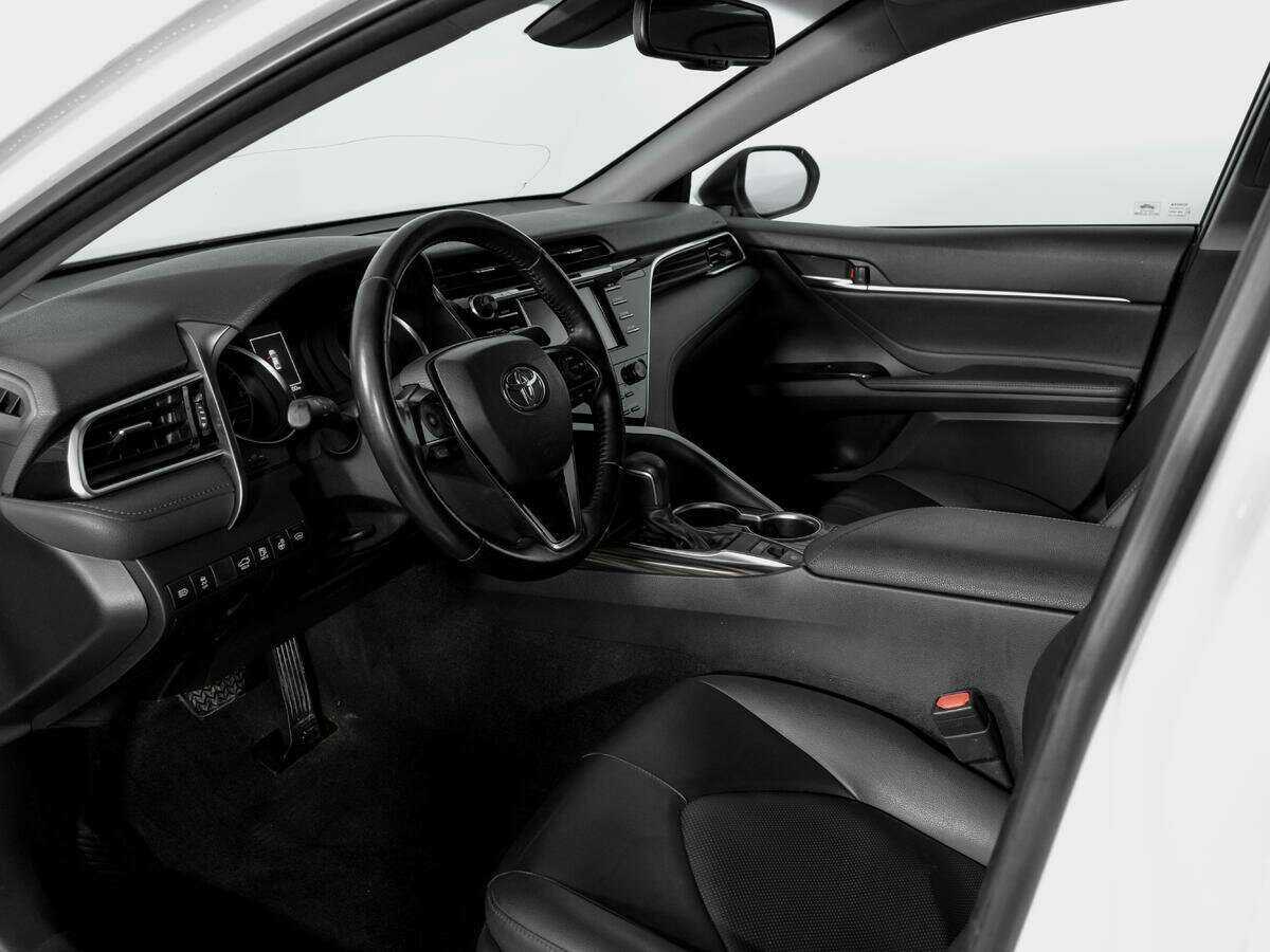 Купить Toyota Camry с пробегом. Фото: #15