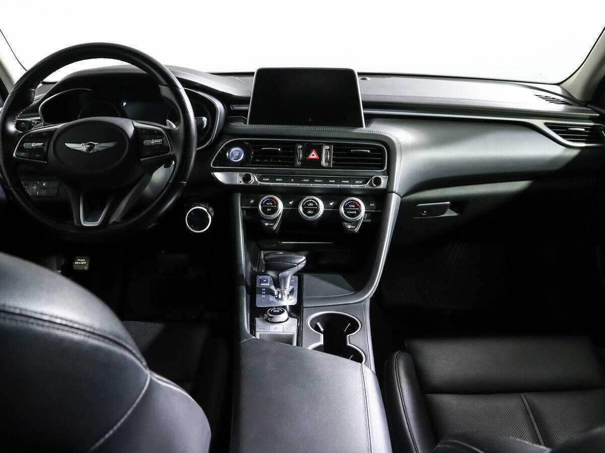 Купить Genesis G70 с пробегом. Фото: #9