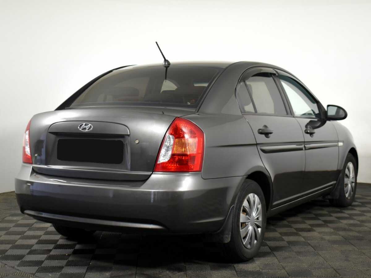 Купить Hyundai Verna с пробегом. Фото: #3