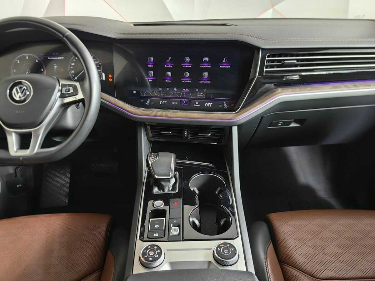 Купить Volkswagen Touareg с пробегом. Фото: #10