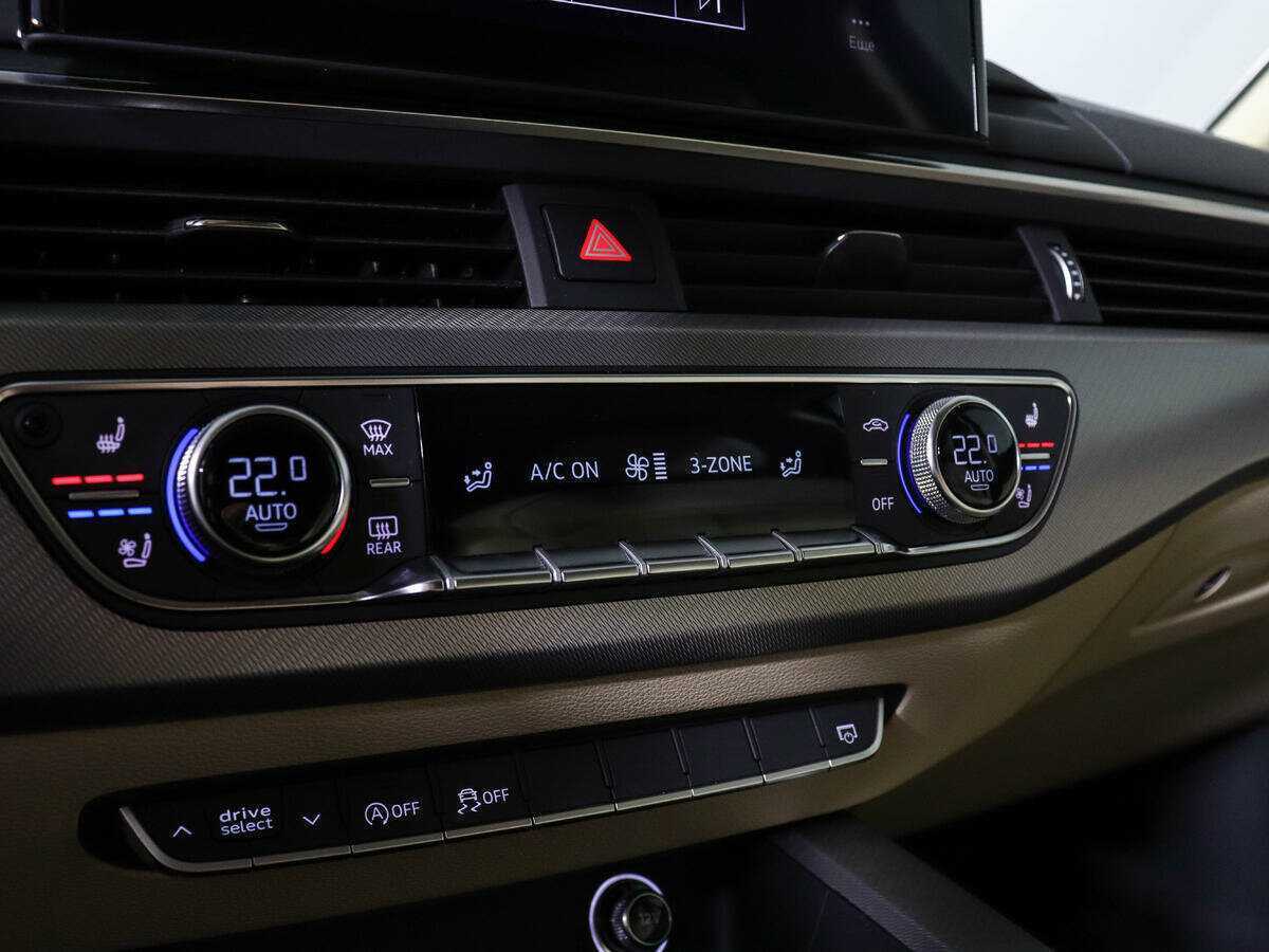 Купить Audi A4 с пробегом. Фото: #17