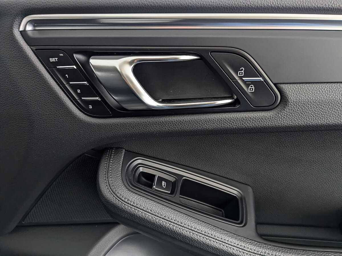 Купить Porsche Macan с пробегом. Фото: #29