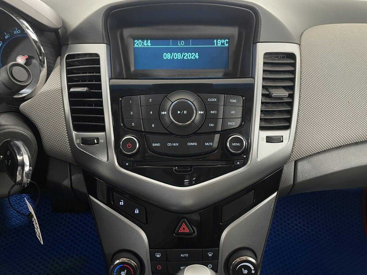Купить Chevrolet Cruze с пробегом. Фото: #11