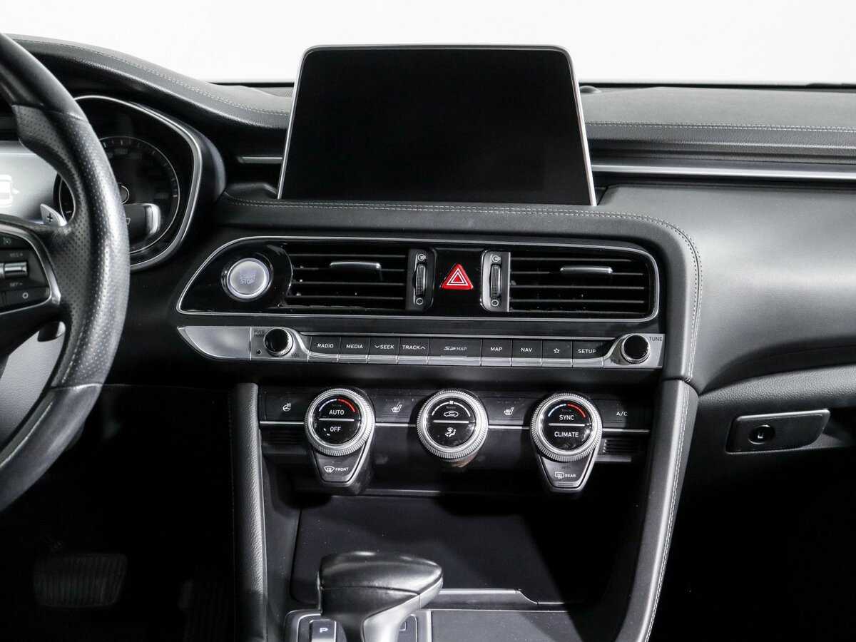 Купить Genesis G70 с пробегом. Фото: #9