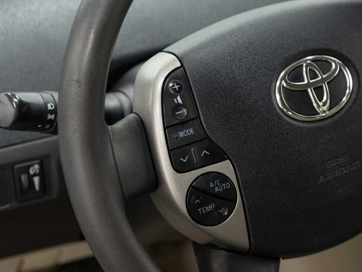 Купить Toyota Prius с пробегом. Фото: #14