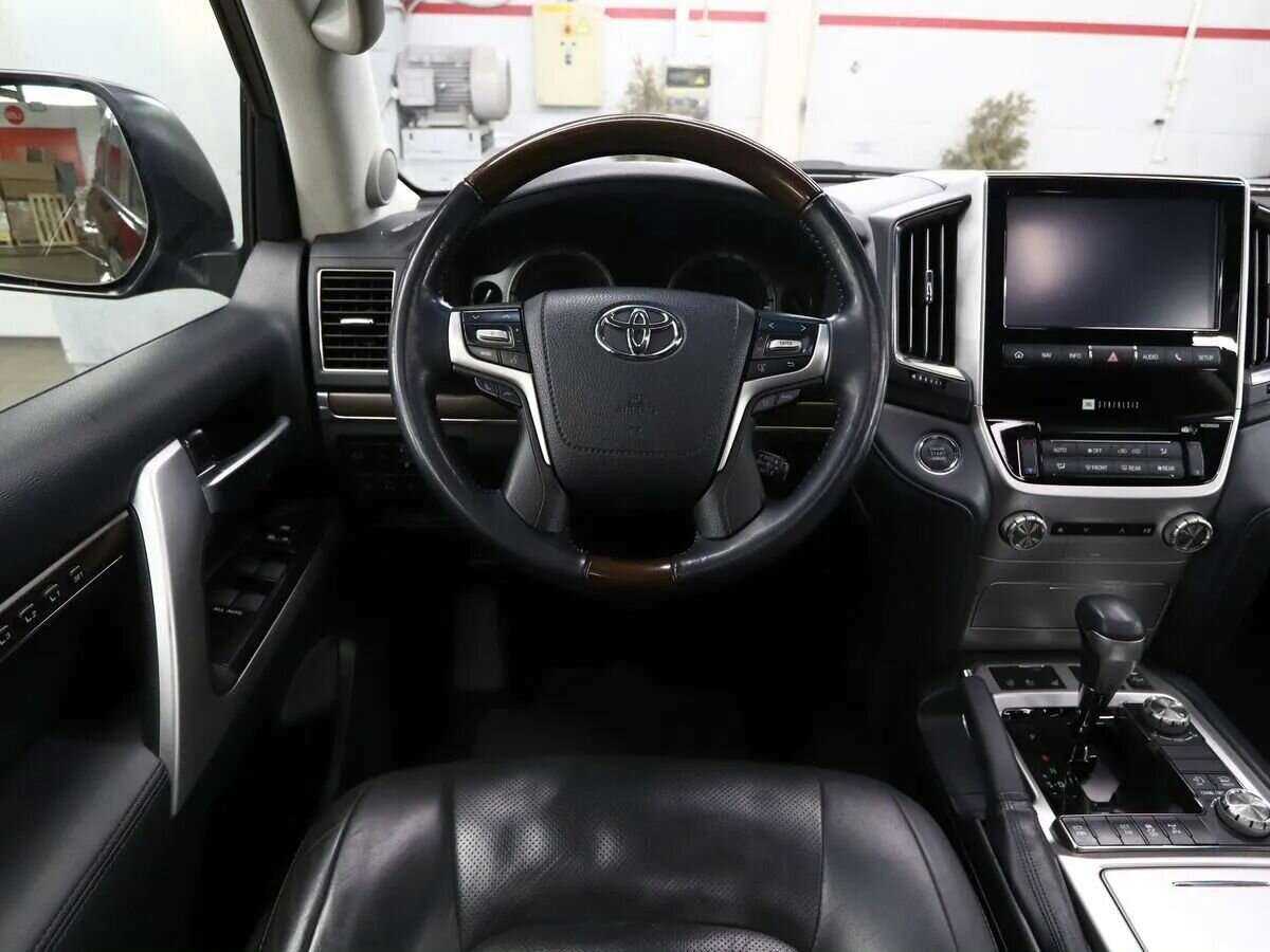 Купить Toyota Land Cruiser с пробегом. Фото: #10