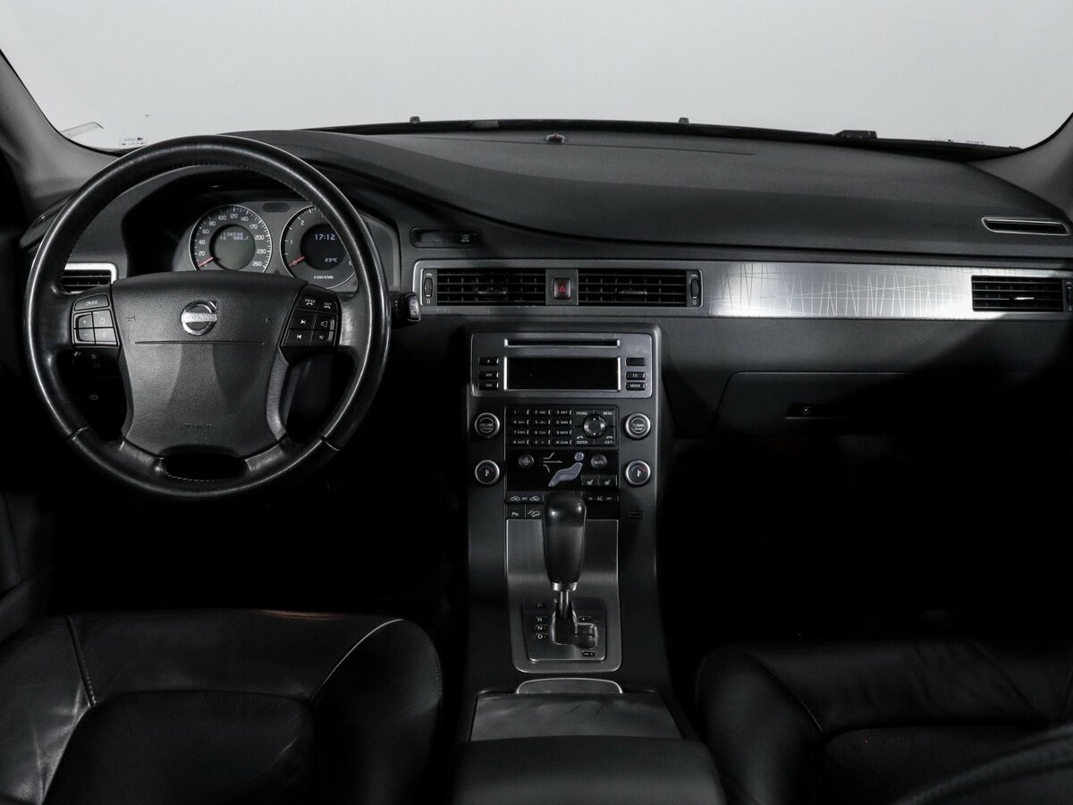 Купить Volvo XC70 с пробегом. Фото: #9