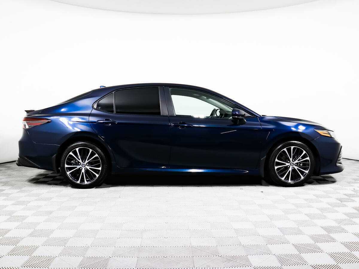 Купить Toyota Camry с пробегом. Фото: #3