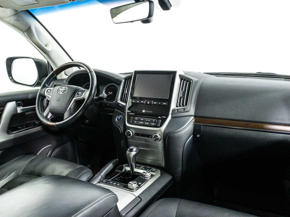 Купить Toyota Land Cruiser с пробегом. Фото: #8