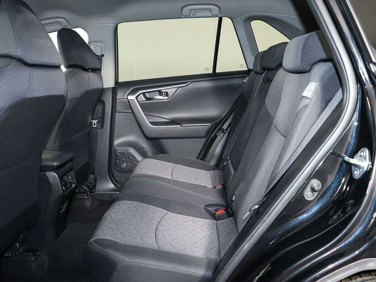 Купить Toyota RAV4 с пробегом. Фото: #9
