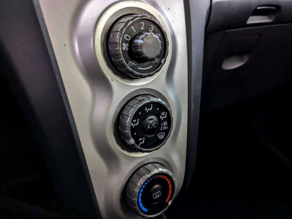 Купить Toyota Yaris с пробегом. Фото: #20