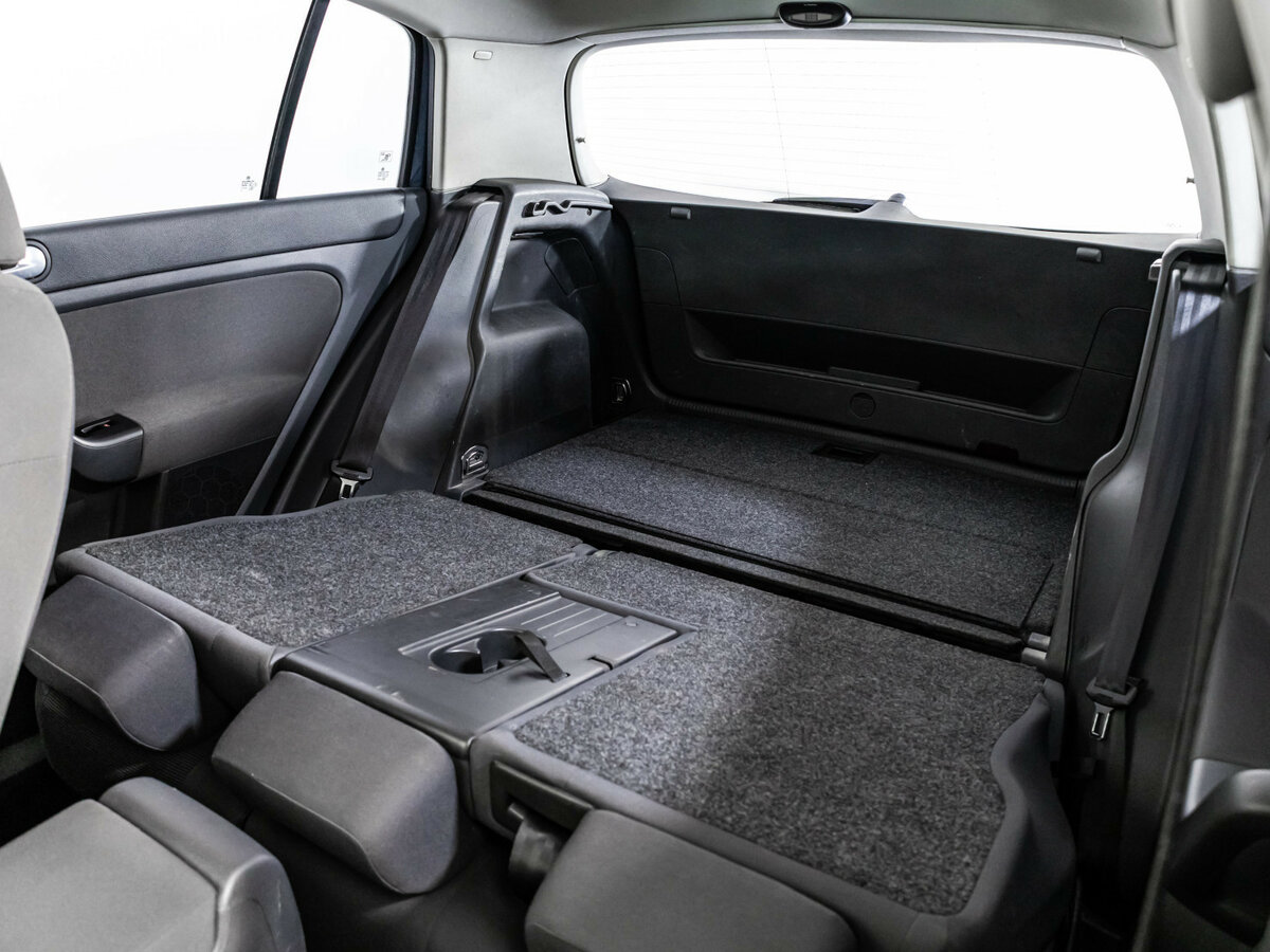 Купить Volkswagen Golf Plus с пробегом. Фото: #16