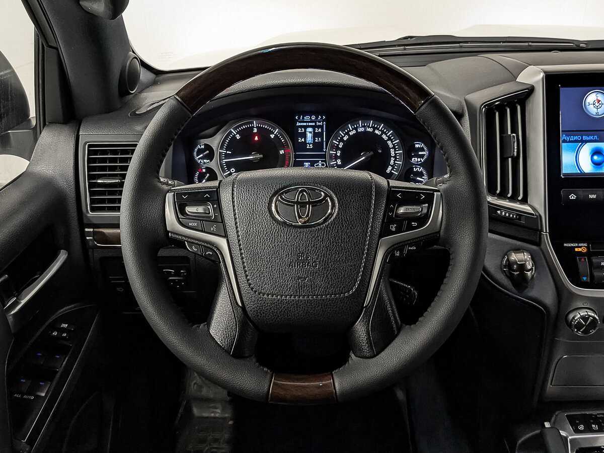 Купить Toyota Land Cruiser с пробегом. Фото: #18
