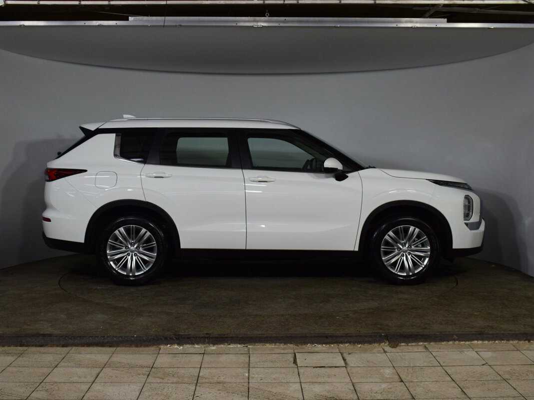 Купить Mitsubishi Outlander с пробегом. Фото: #3