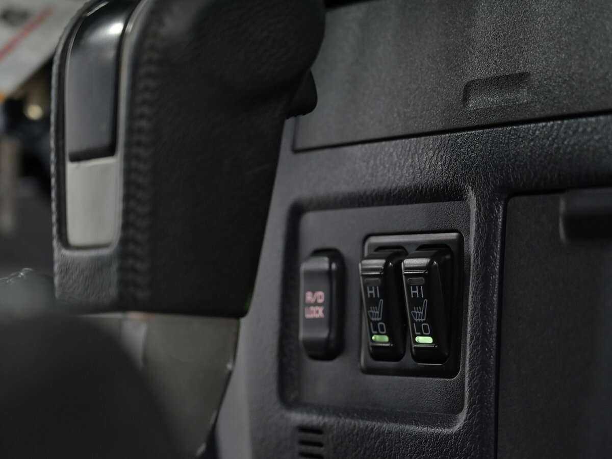Купить Mitsubishi Pajero с пробегом. Фото: #11