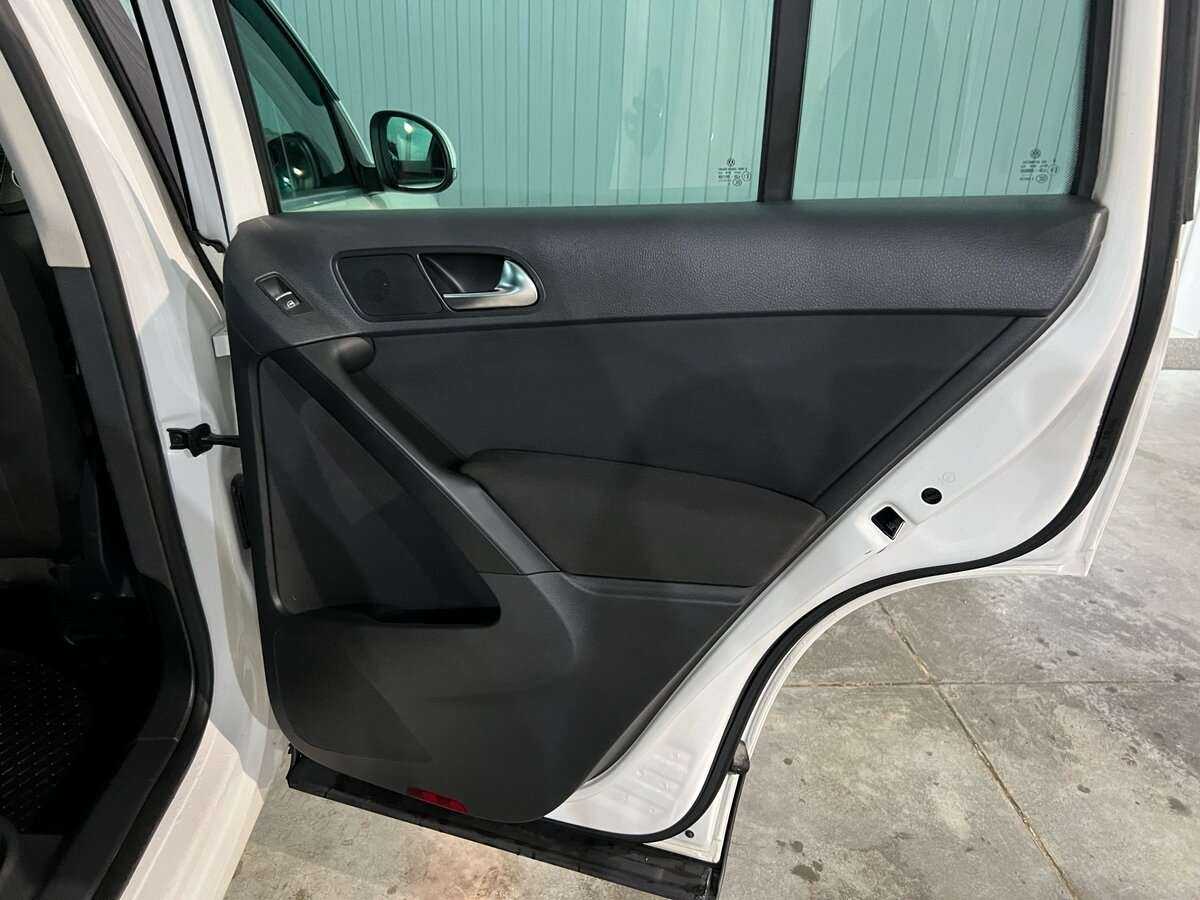 Купить Volkswagen Tiguan с пробегом. Фото: #18