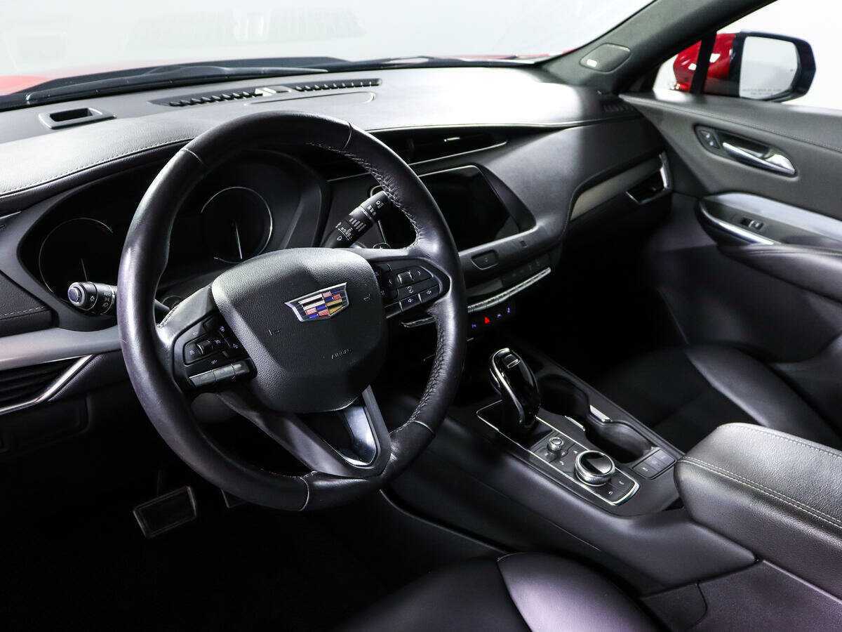 Купить Cadillac XT4 с пробегом. Фото: #13
