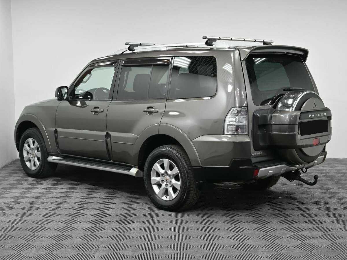 Купить Mitsubishi Pajero с пробегом. Фото: #3