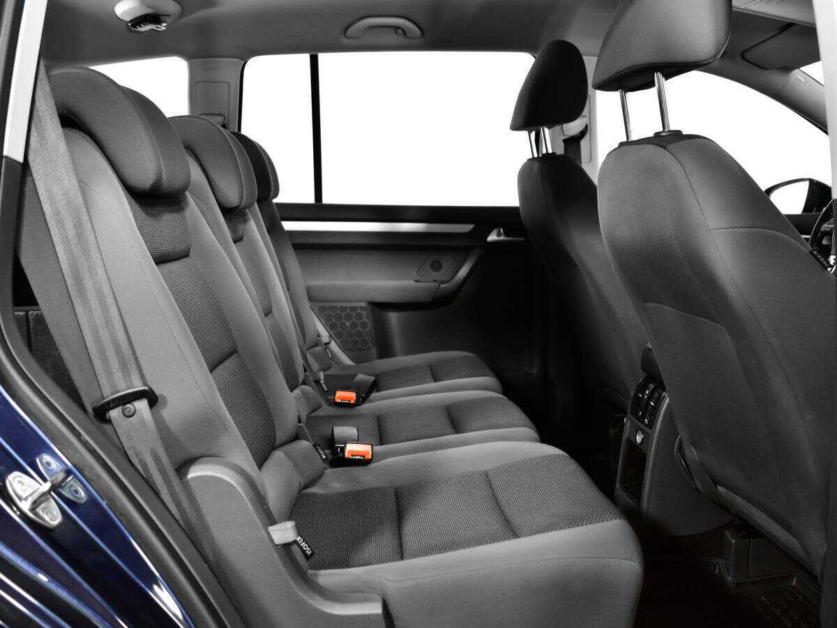 Купить Volkswagen Touran с пробегом. Фото: #9