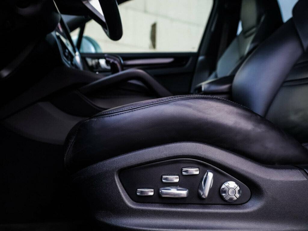 Купить Porsche Cayenne с пробегом. Фото: #20