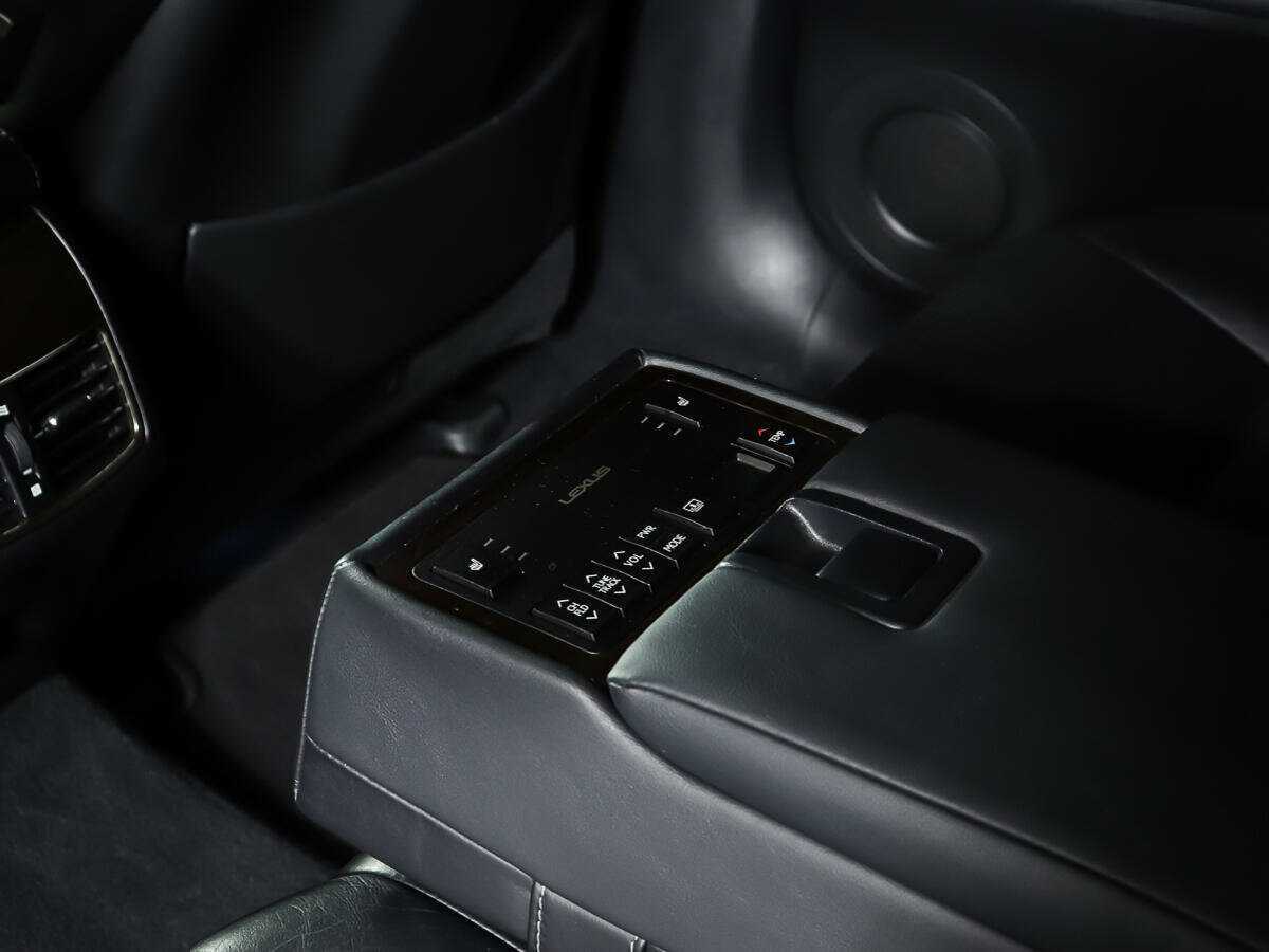 Купить Lexus ES с пробегом. Фото: #18