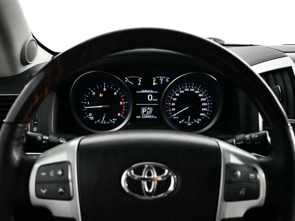 Купить Toyota Land Cruiser с пробегом. Фото: #11