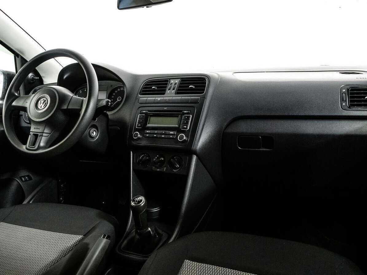 Купить Volkswagen Polo с пробегом. Фото: #8