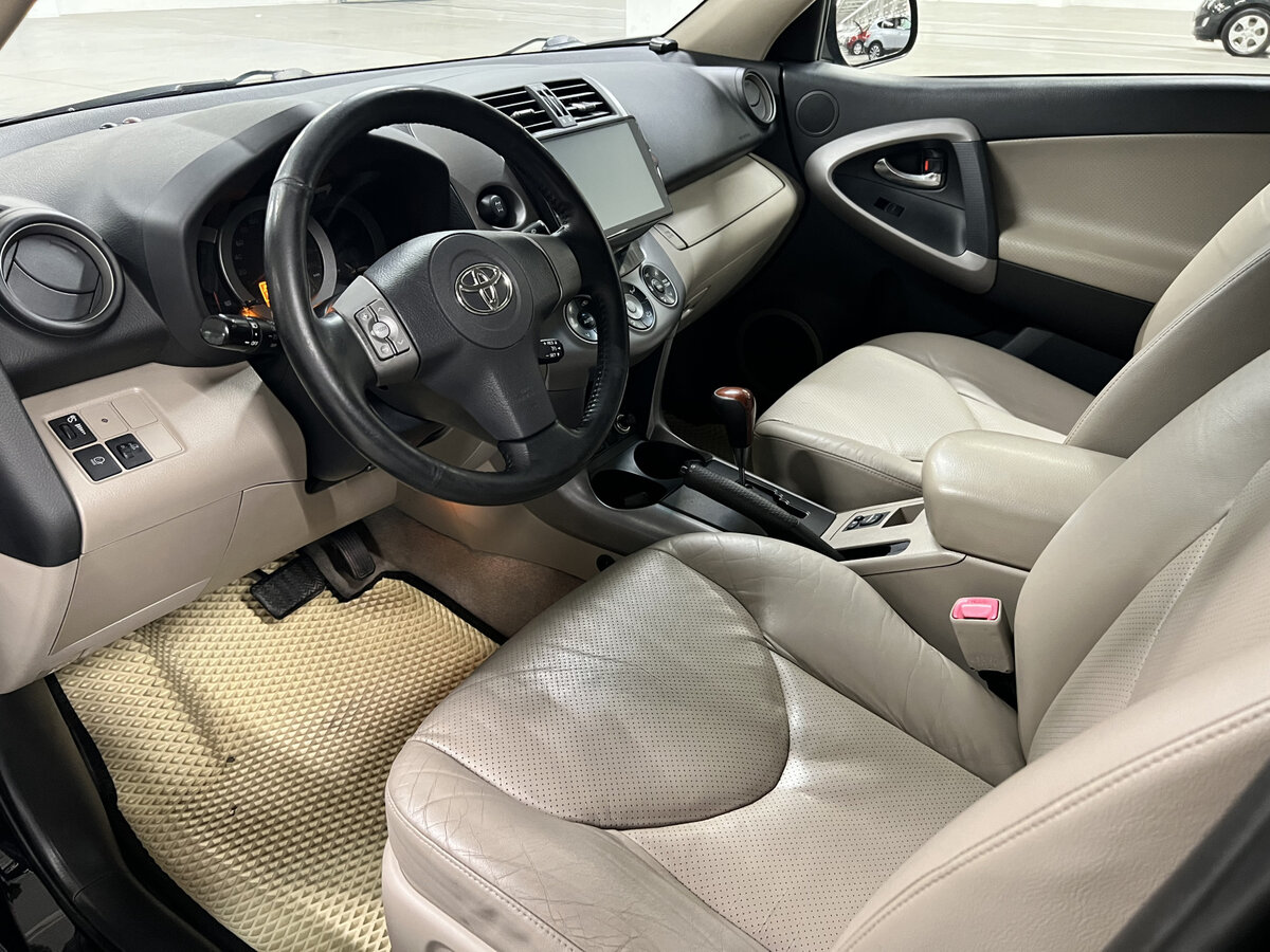 Купить Toyota RAV4 с пробегом. Фото: #15