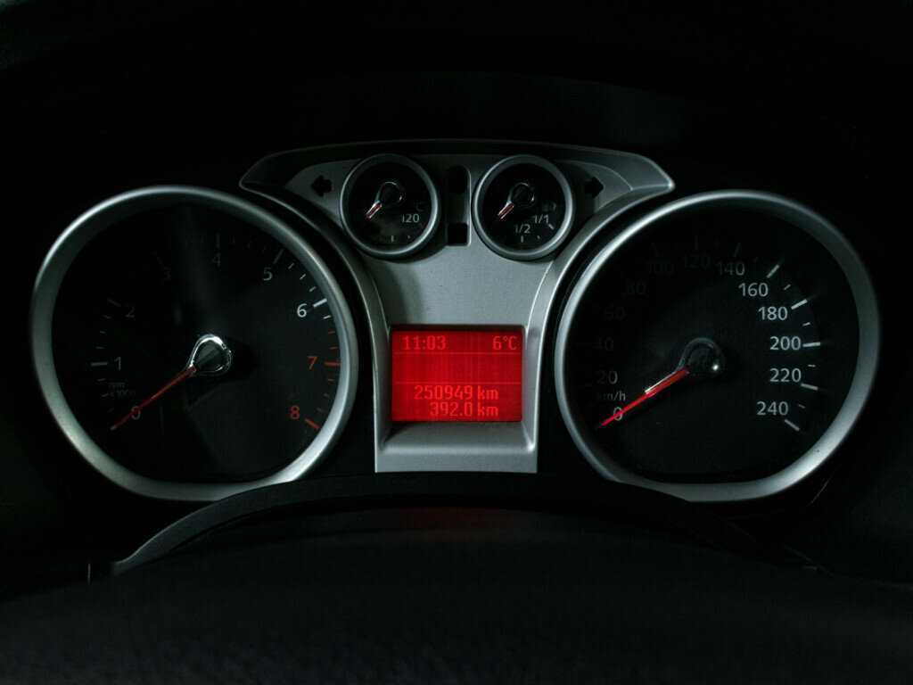 Купить Ford Focus с пробегом. Фото: #9