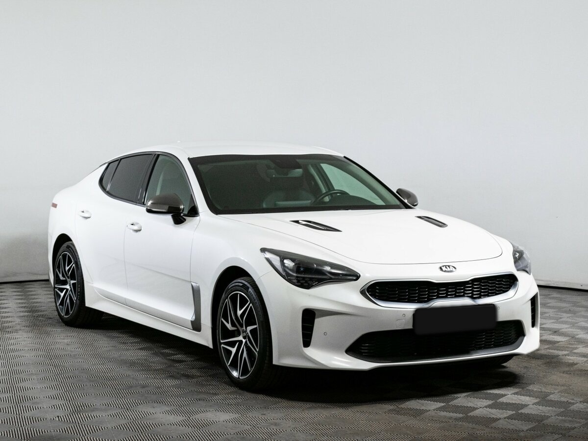 Купить Kia Stinger с пробегом. Фото: #2