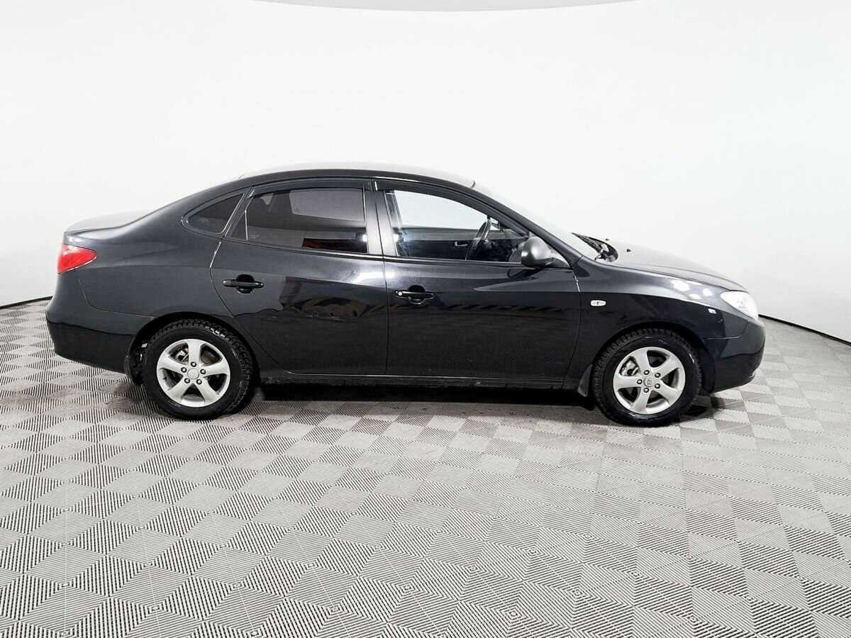 Купить Hyundai Elantra с пробегом. Фото: #3