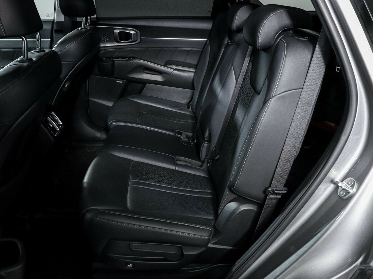 Купить Kia Sorento с пробегом. Фото: #9