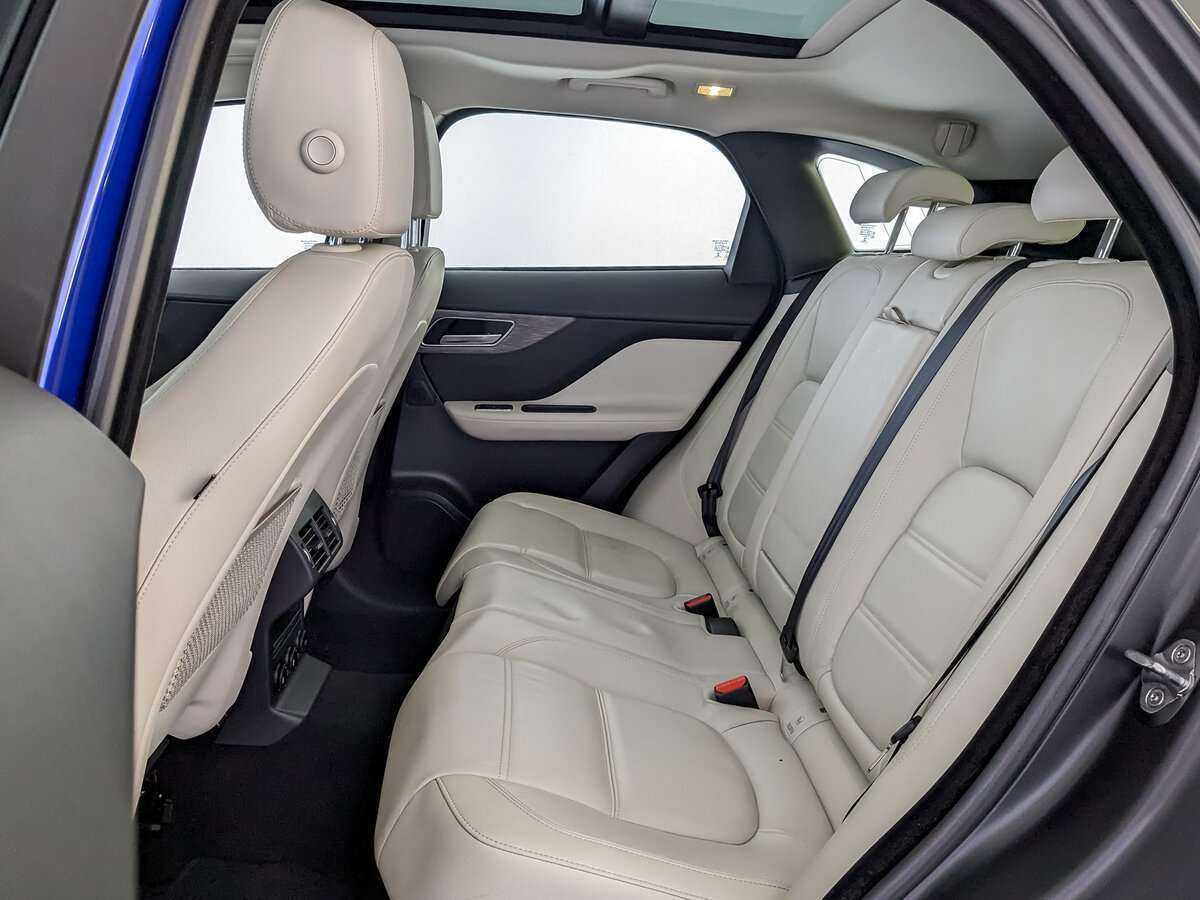 Купить Jaguar F-Pace с пробегом. Фото: #11