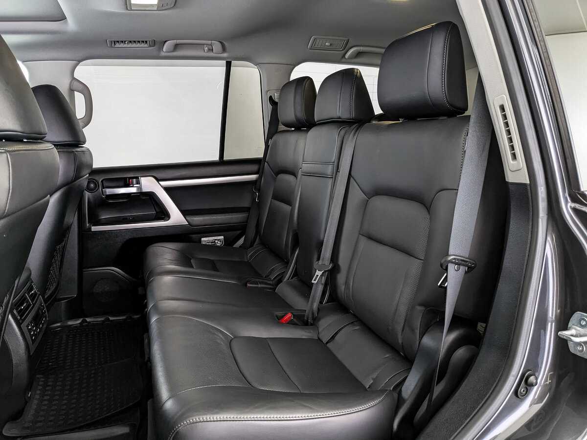 Купить Toyota Land Cruiser с пробегом. Фото: #11