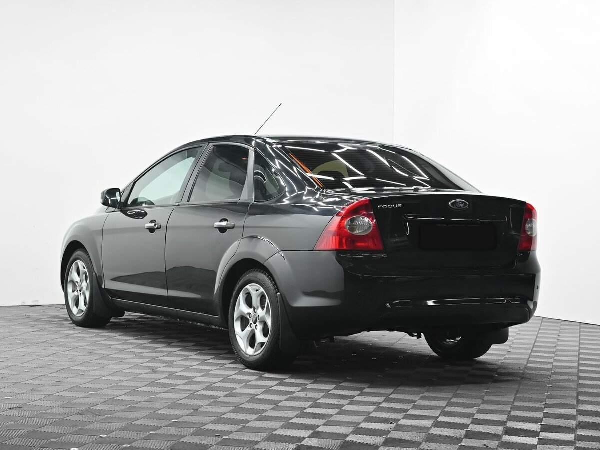 Купить Ford Focus с пробегом. Фото: #2