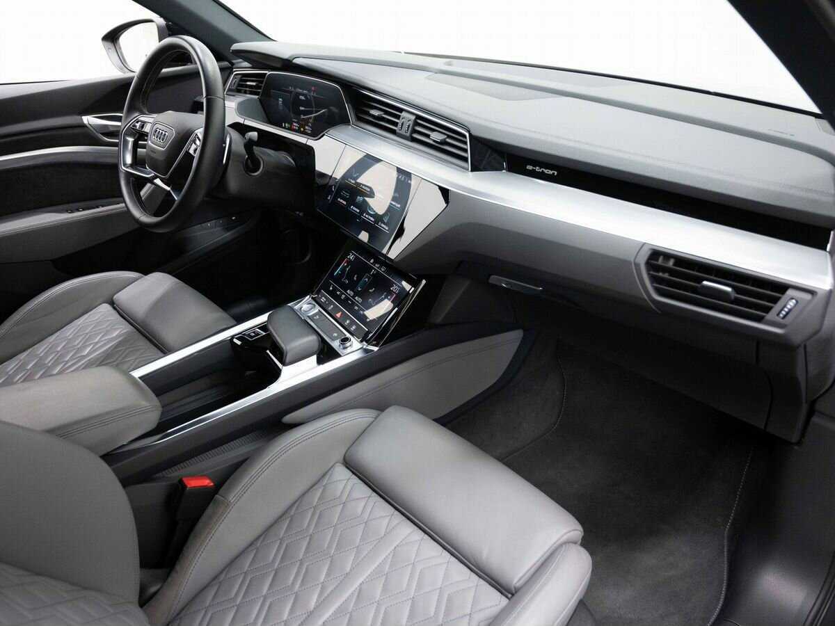 Купить Audi e-tron с пробегом. Фото: #10