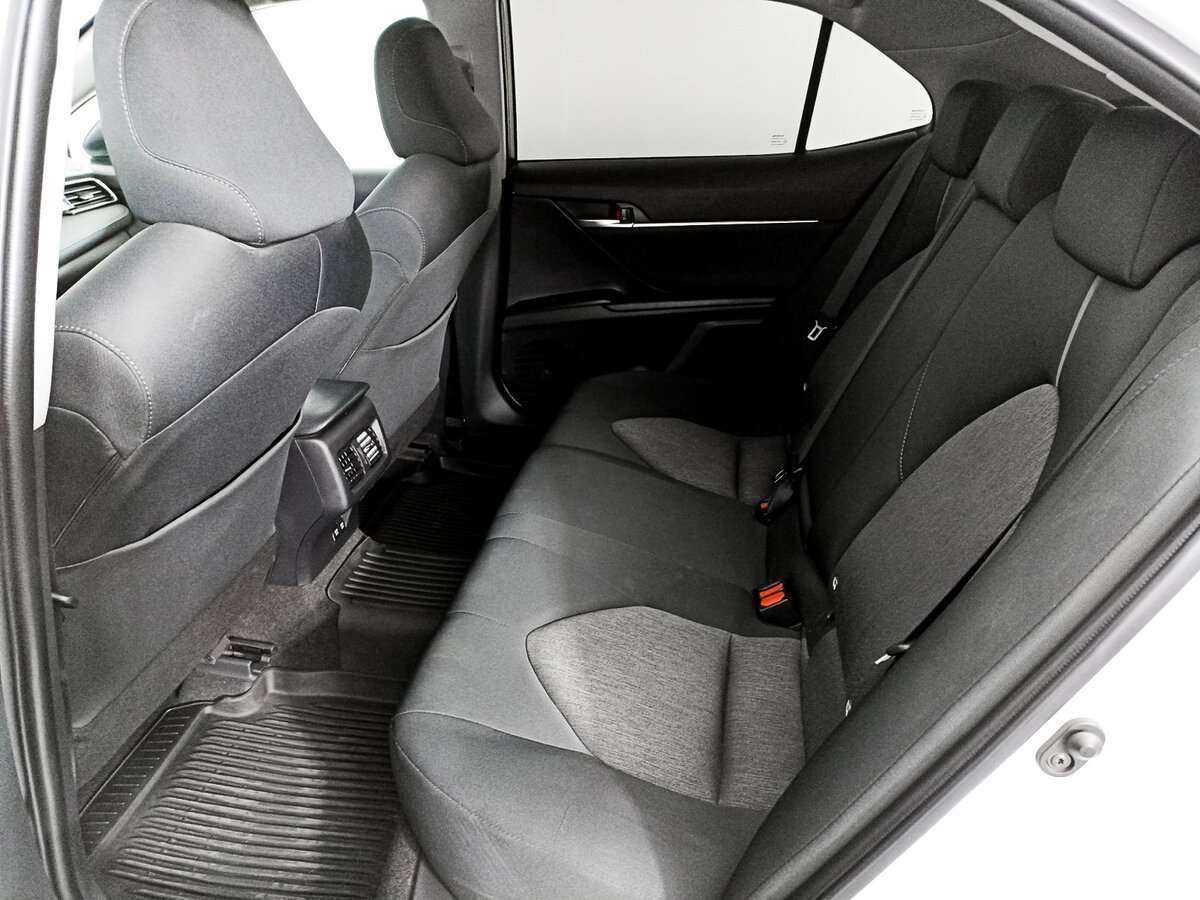 Купить Toyota Camry с пробегом. Фото: #8