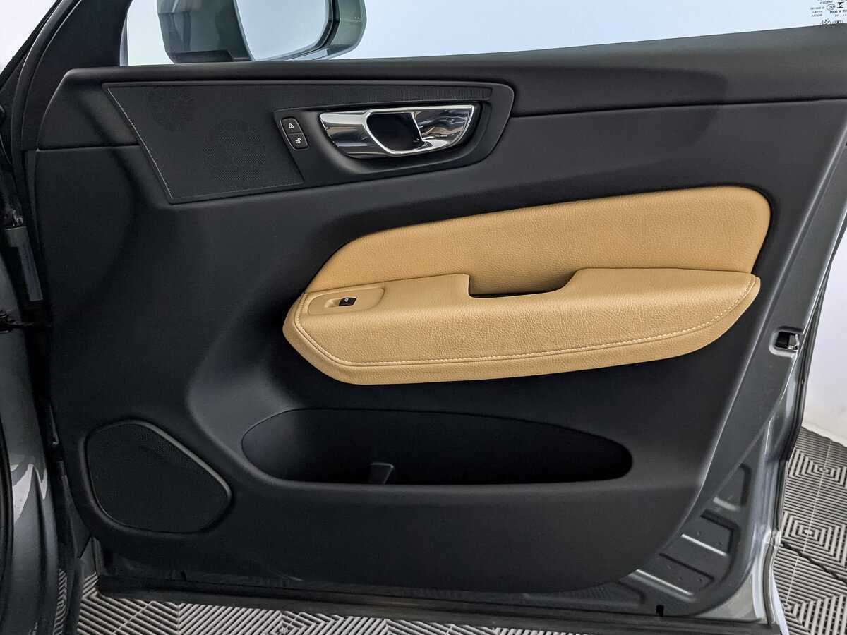 Купить Volvo XC60 с пробегом. Фото: #21
