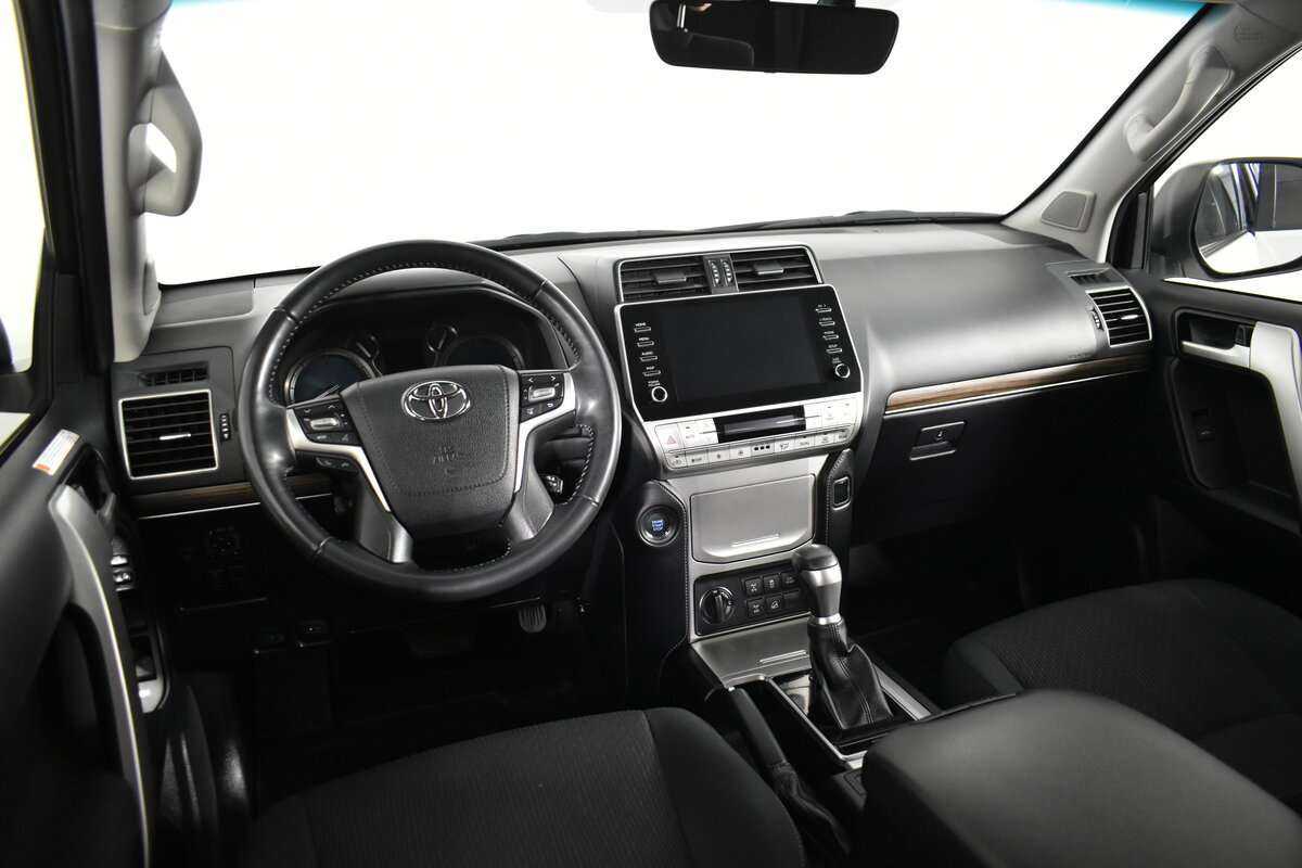 Купить Toyota Land Cruiser Prado с пробегом. Фото: #15