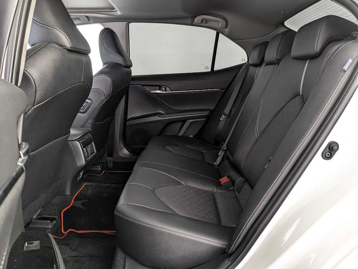 Купить Toyota Camry с пробегом. Фото: #13