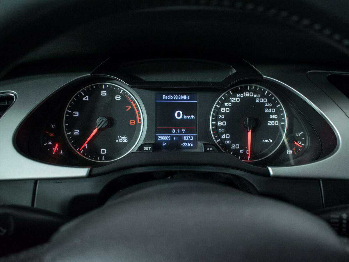 Купить Audi A4 с пробегом. Фото: #10