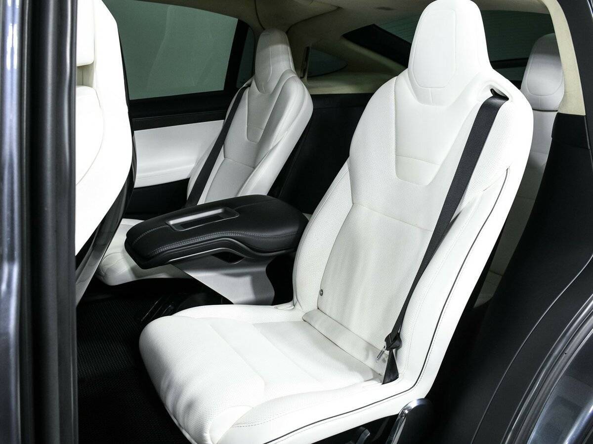 Купить Tesla Model X с пробегом. Фото: #36