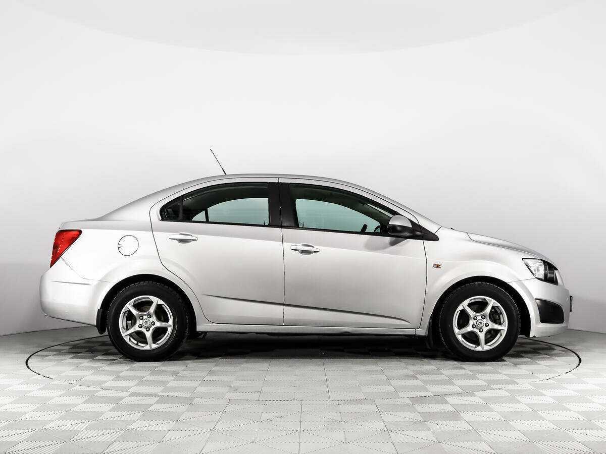 Купить Chevrolet Aveo с пробегом. Фото: #3