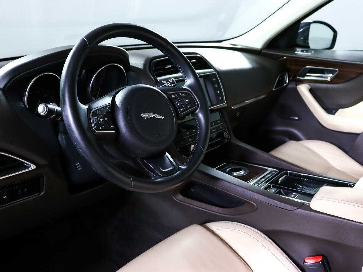 Купить Jaguar F-Pace с пробегом. Фото: #11