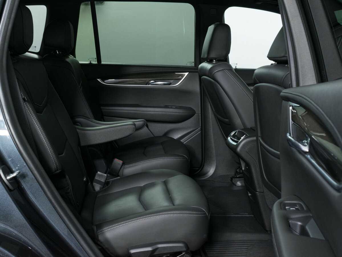 Купить Cadillac XT6 с пробегом. Фото: #13