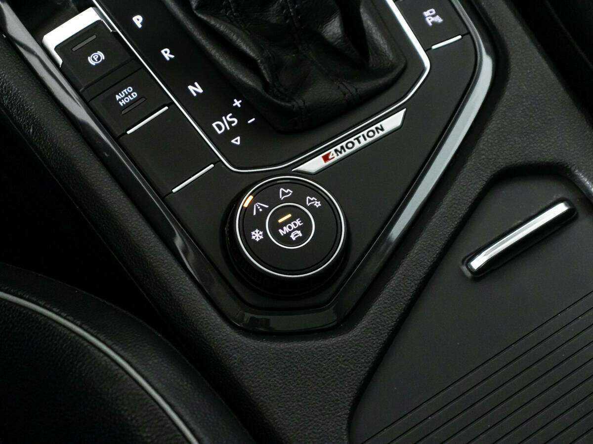 Купить Volkswagen Tiguan с пробегом. Фото: #20