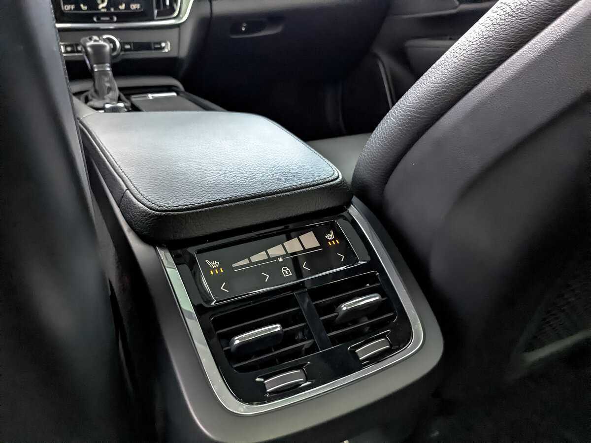 Купить Volvo S90 с пробегом. Фото: #23